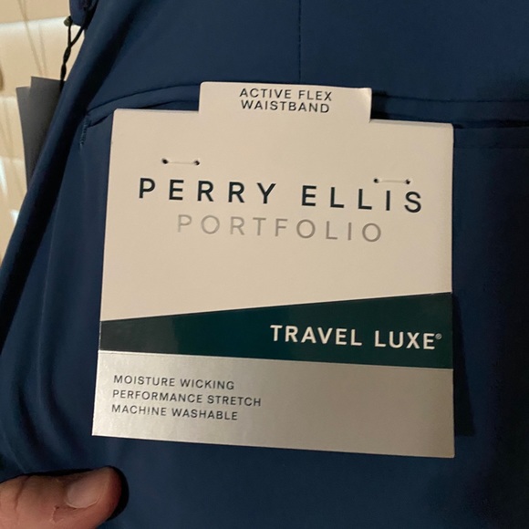 Perry Ellis Portfolio Travel Luxe Shorts - Picture 3 of 7